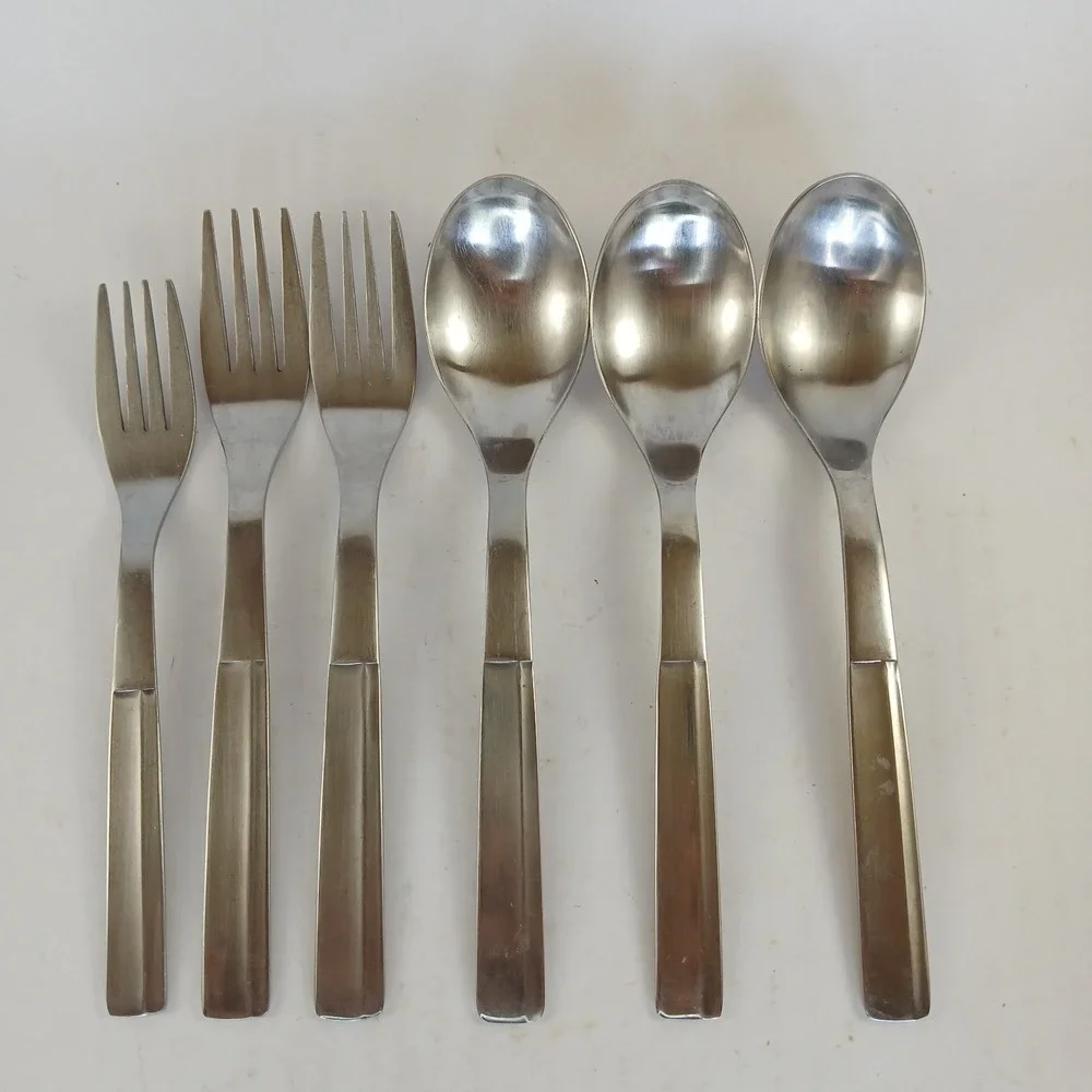 Mixed Lot of 6 Stainless Spoons, Forks Unmarked Modern Flatware